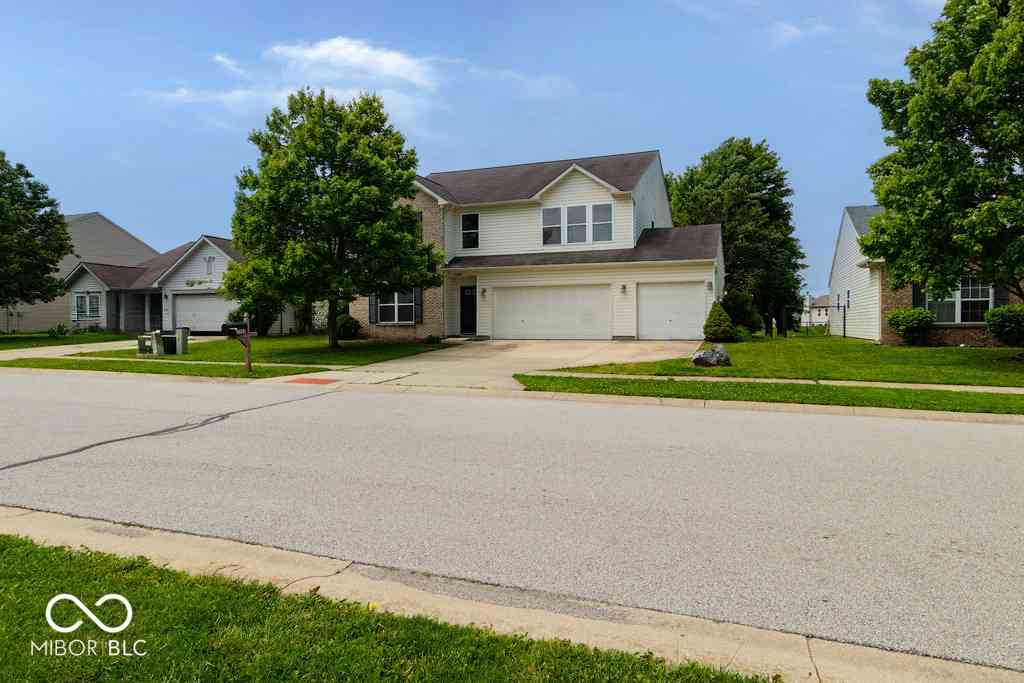 Homes For Sale - 3508 Limelight Lane<br/> Whitestown, IN 46075