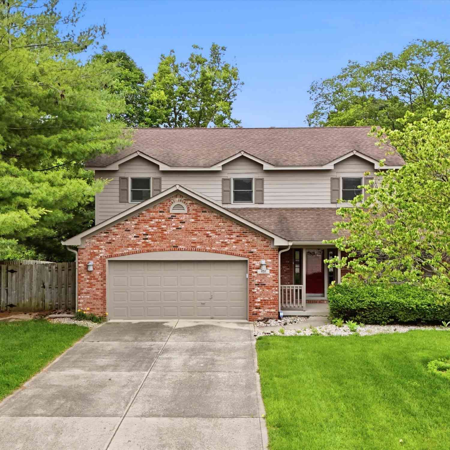 Homes For Sale - 404 Tara Circle<br/> Johnson County, Greenwood, IN 46142