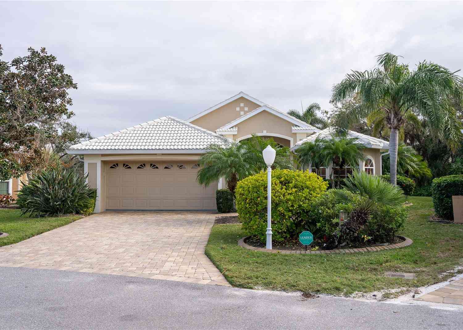 Homes For Sale - 326 Saint George Court #14<br/> VENICE, FL 34293