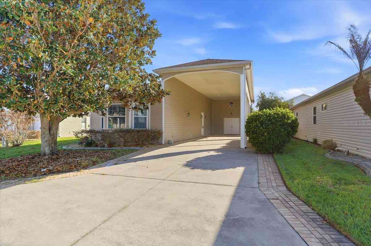 Homes For Sale - 323 Travelers Drive<br/> POLK CITY, FL 33868