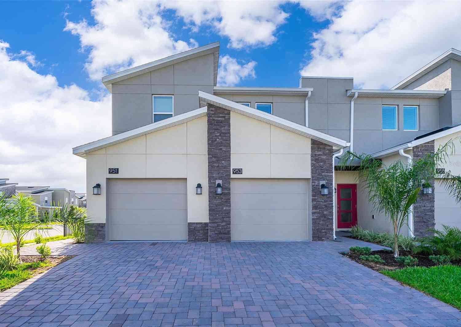 Condo For Sale - 951 Splash Shot Place<br/> DAVENPORT, FL 33896