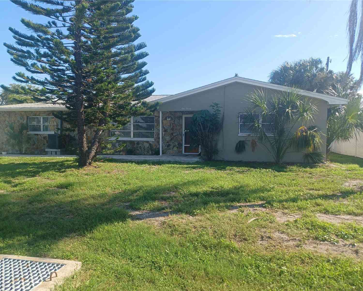 Homes For Rent - 120 Causeway Boulevard<br/> BELLEAIR BEACH, FL 33786