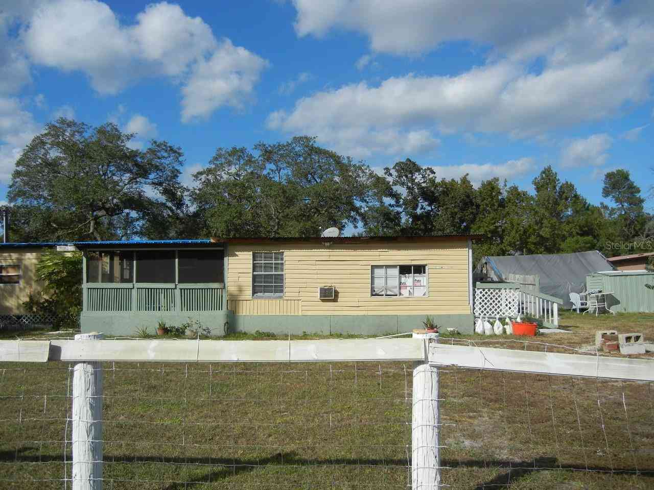 Mobile Home For Sale - 27945 Veva Avenue<br/> PAISLEY, FL 32767
