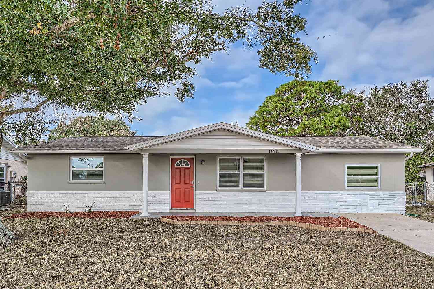 Homes For Sale - 11615 Meadow Drive<br/> PORT RICHEY, FL 34668
