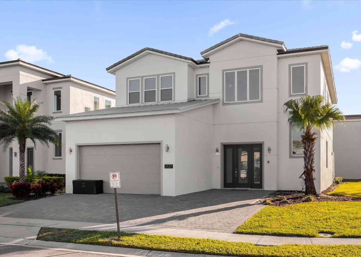 Homes For Sale - 2137 Pine Oak Loop<br/> DAVENPORT, FL 33837