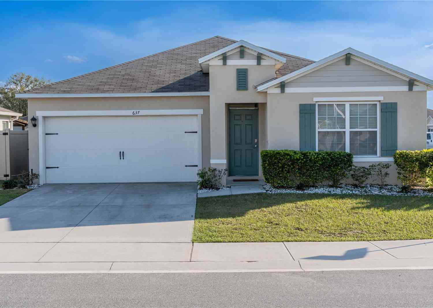 Homes For Sale - 637 Bernard Lane<br/> DAVENPORT, FL 33837