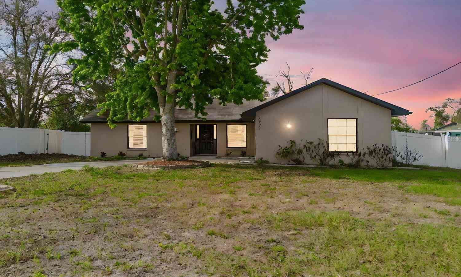 Homes For Sale - 2427 Comerwood Drive<br/> Hernando County, SPRING HILL, FL 34609