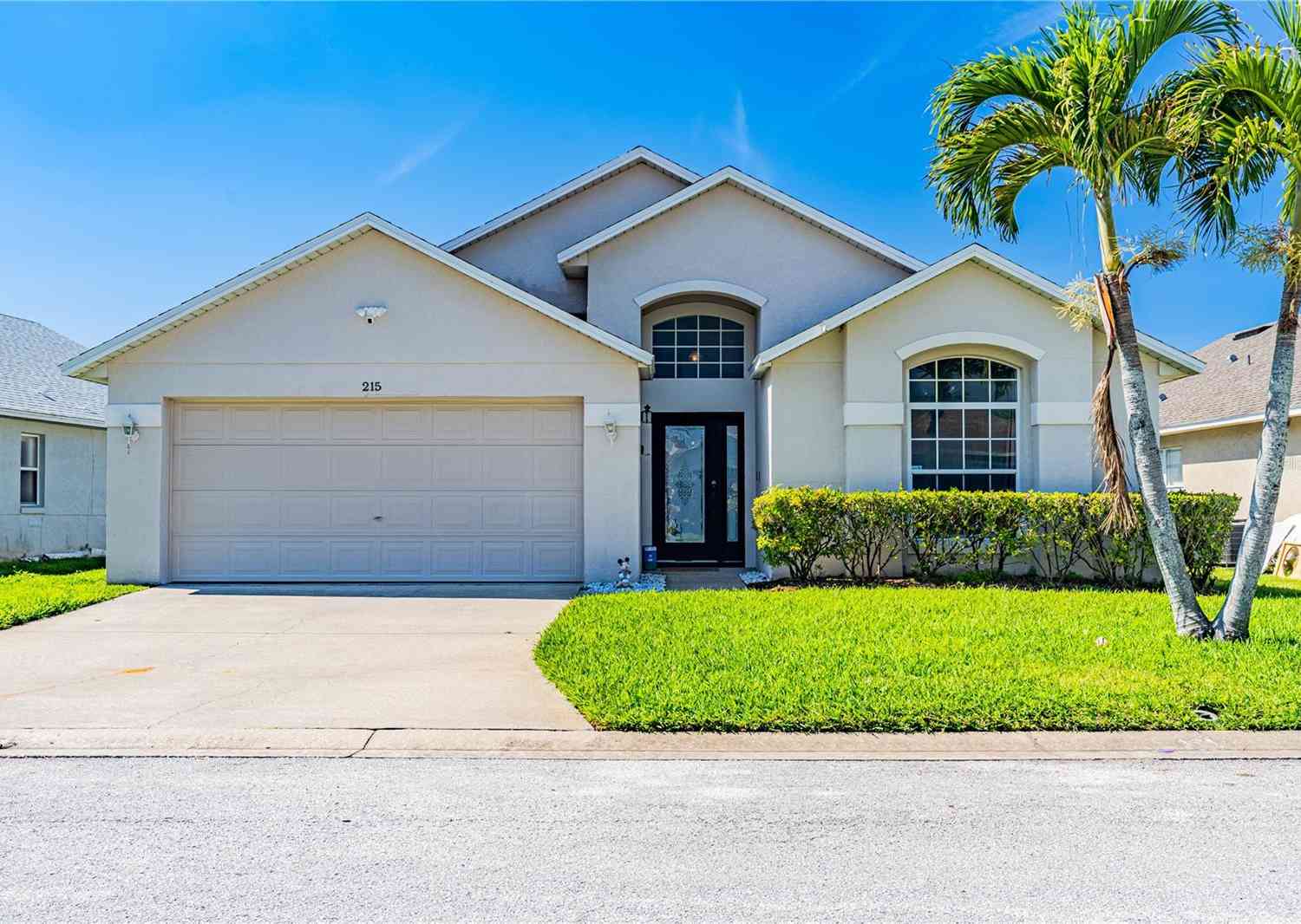 Homes For Sale - 215 Elderberry Drive<br/> DAVENPORT, FL 33897