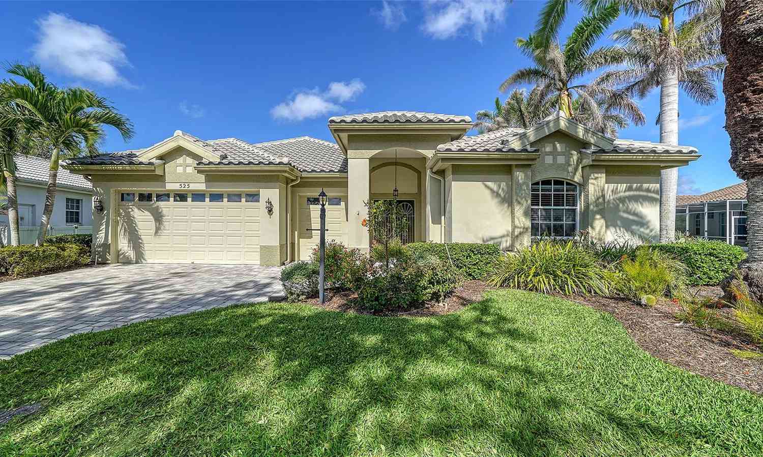 Homes For Sale - 525 Cheval Drive<br/> VENICE, FL 34292