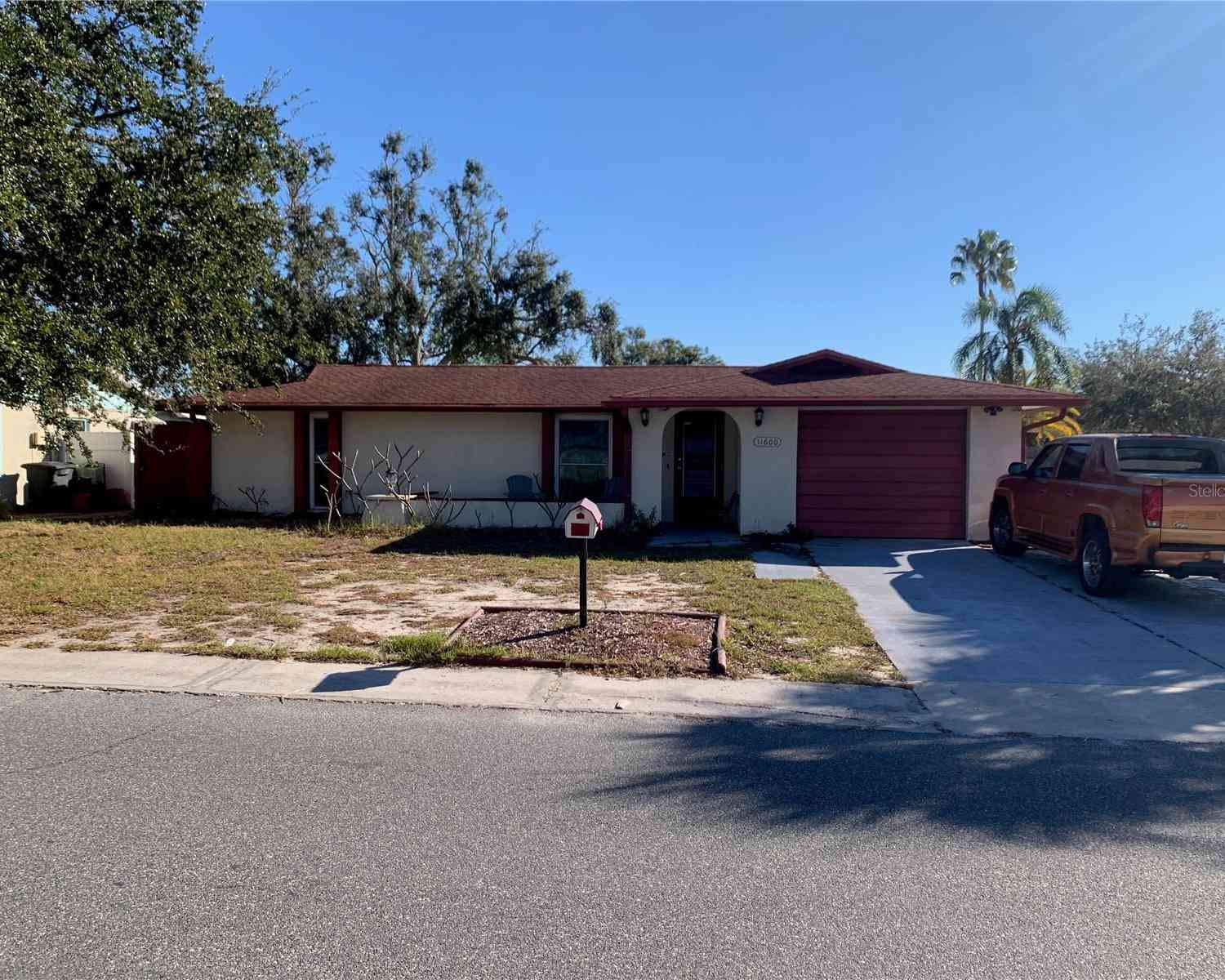 Homes For Sale - 11600 Crystal Lake Drive<br/> PORT RICHEY, FL 34668