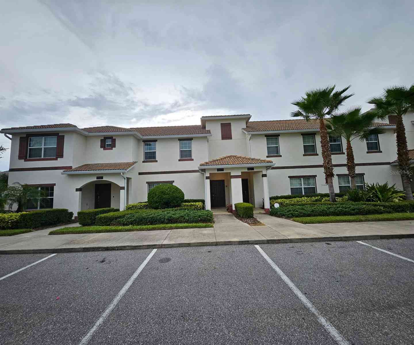 Townhouse For Sale - 9079 Dogleg Drive<br/> DAVENPORT, FL 33896