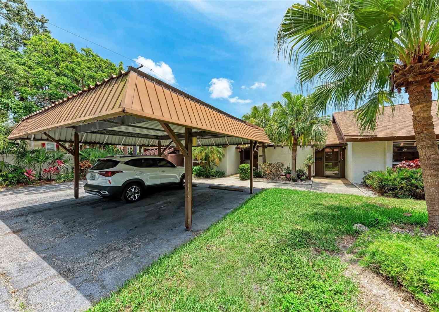 Villa For Sale - 4644 Red Maple Road #1303<br/> BRADENTON, FL 34210