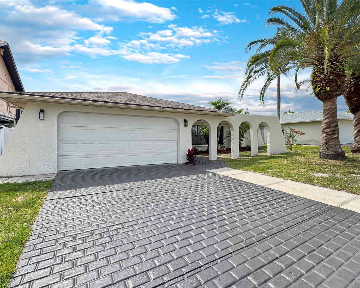 Homes For Sale - 9907 Island Harbor Drive<br/> PORT RICHEY, FL 34668