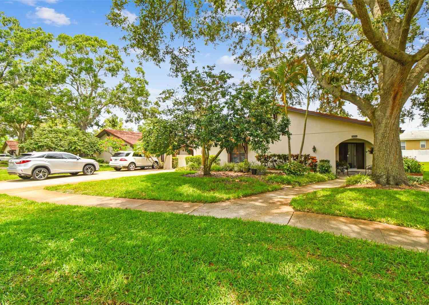 Villa For Sale - 3476 Tarpon Woods Boulevard<br/> PALM HARBOR, FL 34685