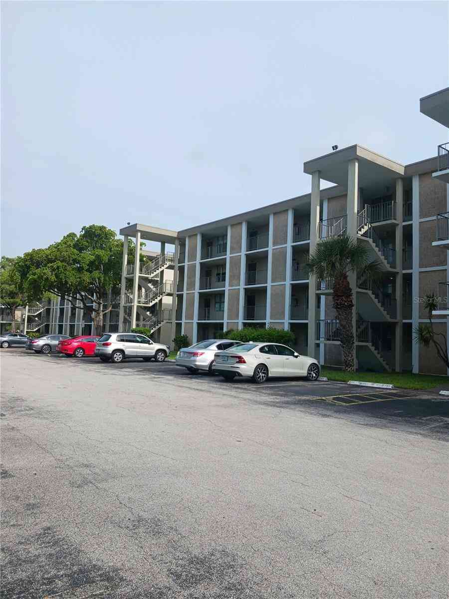 Condo For Sale - 2901 NW 48th Avenue #367<br/> LAUDERDALE LAKES, FL 33313