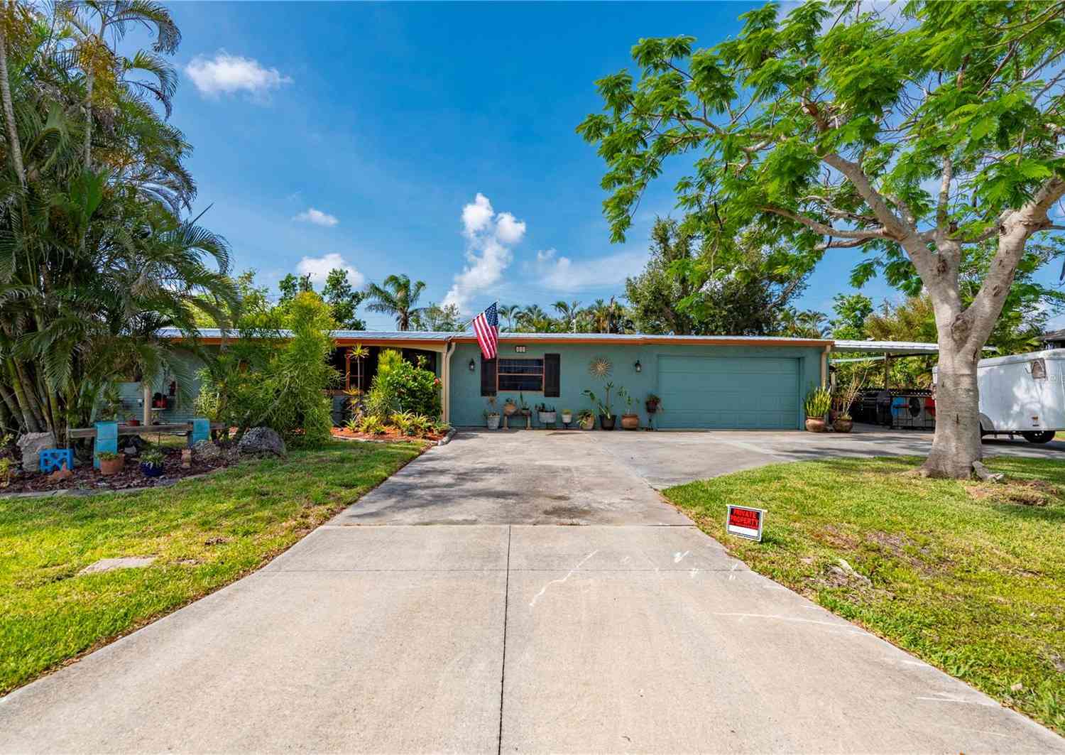 Homes For Sale - 611 Bonita Court<br/> PUNTA GORDA, FL 33950