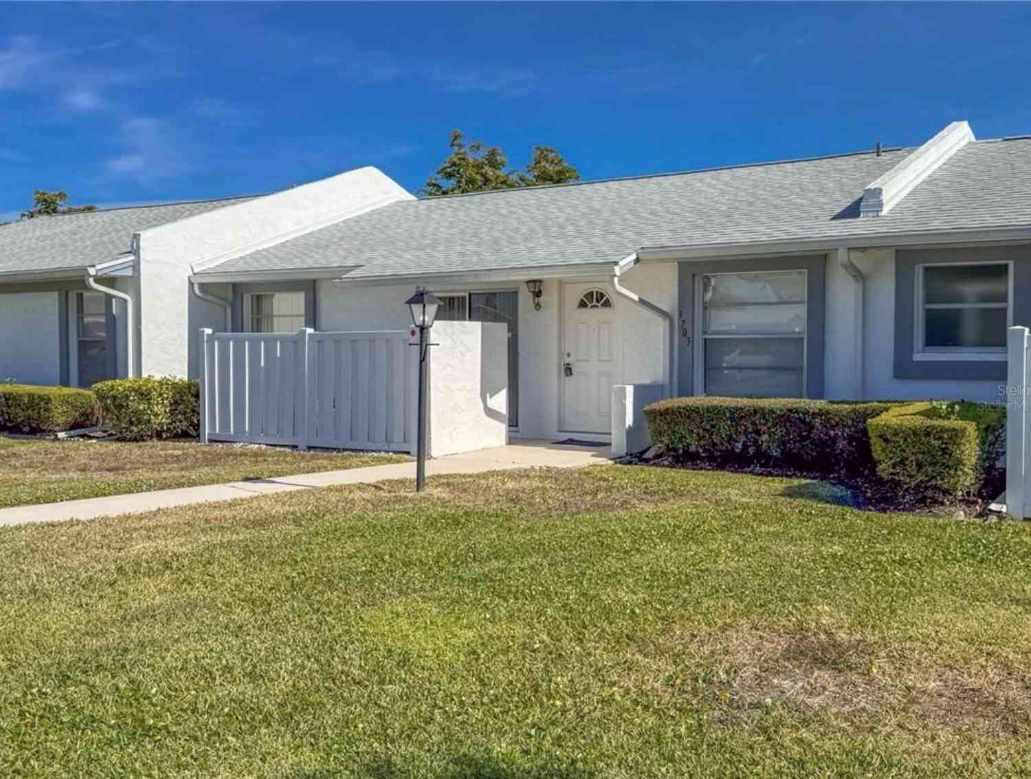 Condo For Sale - 3703 39th Street W #11<br/> BRADENTON, FL 34205
