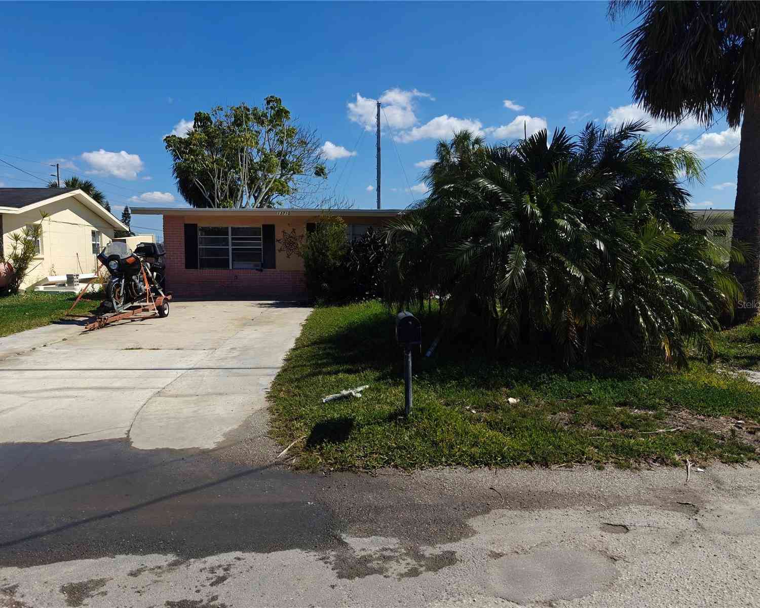 Homes For Sale - 13710 Frances Avenue<br/> HUDSON, FL 34667