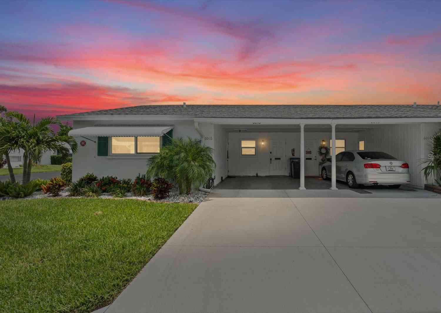 Condo For Sale - 6016 Hibiscus Drive<br/> BRADENTON, FL 34207