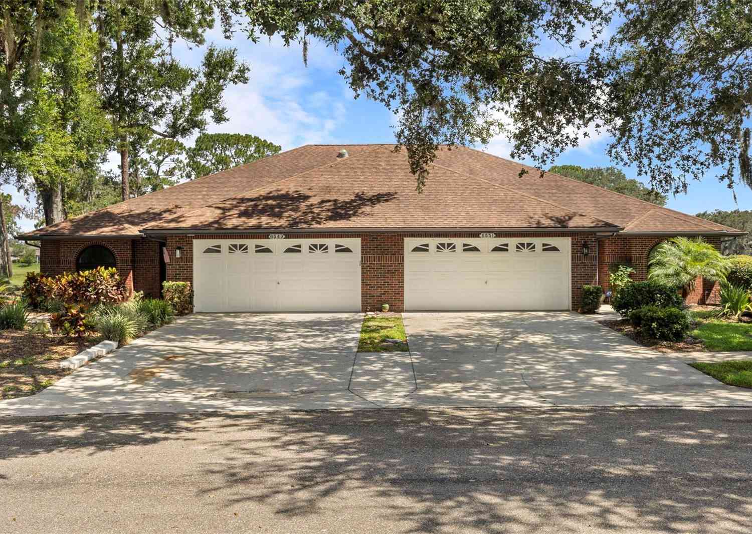 Villa For Sale - 6549 Brentwood Drive<br/> ZEPHYRHILLS, FL 33542