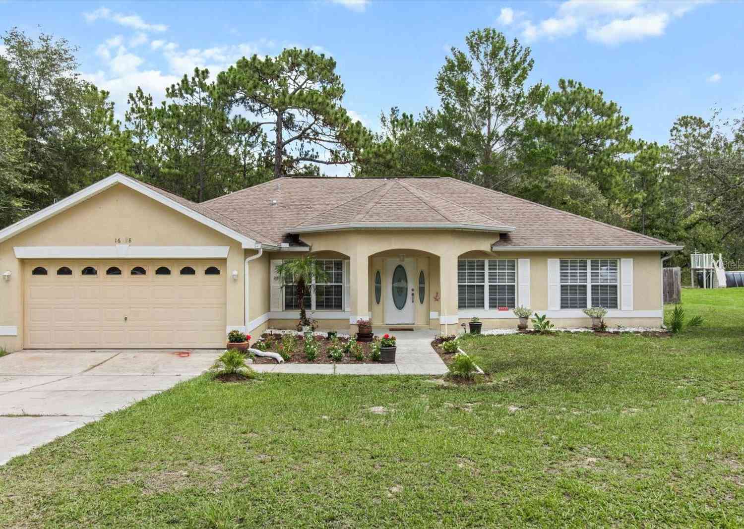 Homes For Sale - 16038 Malden Road<br/> WEEKI WACHEE, FL 34614