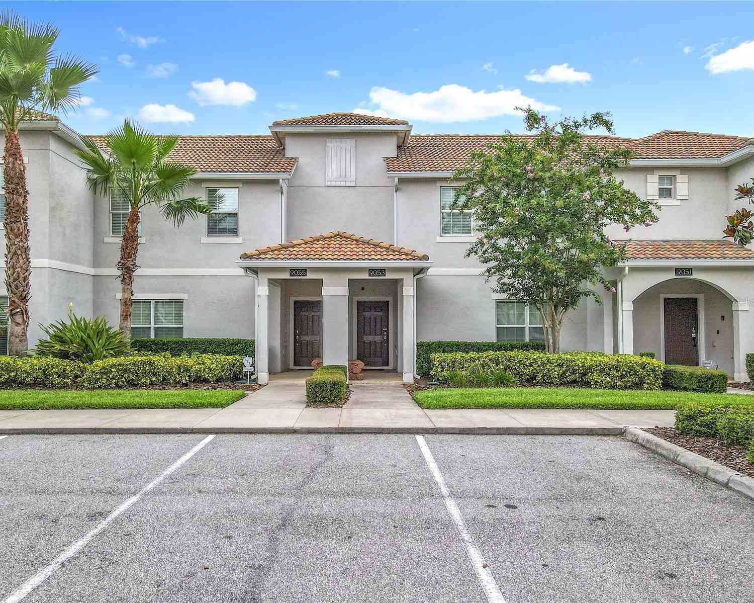 Townhouse For Sale - 9053 Dogleg Drive<br/> DAVENPORT, FL 33896