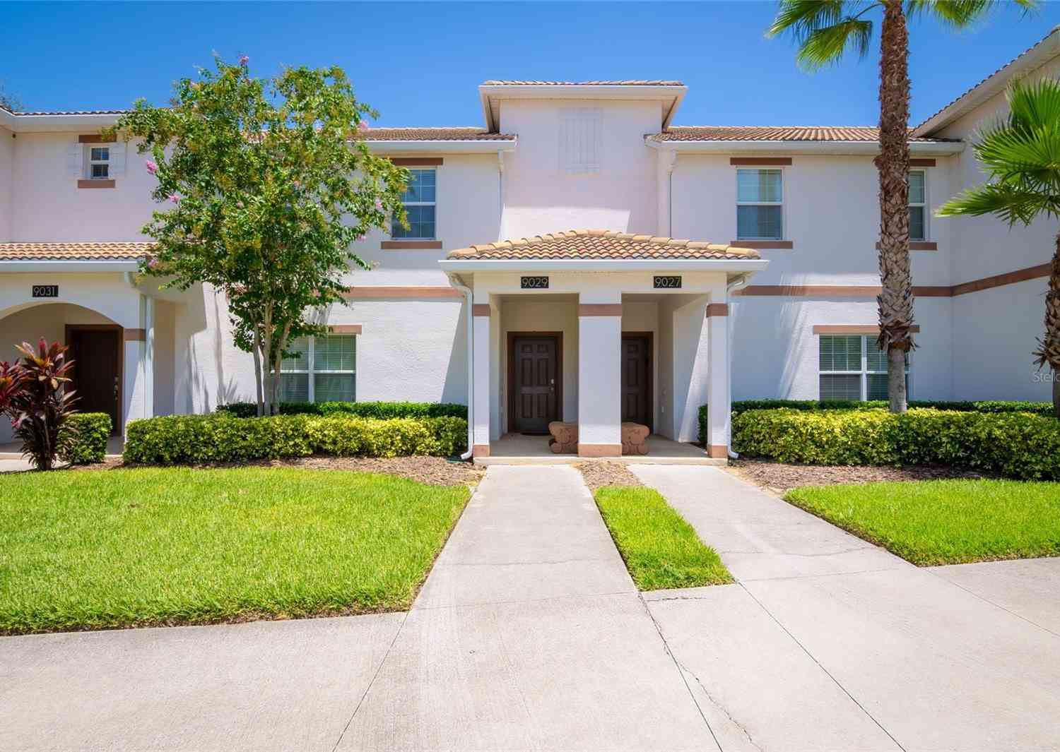 Townhouse For Sale - 9029 Dogleg Drive<br/> DAVENPORT, FL 33896