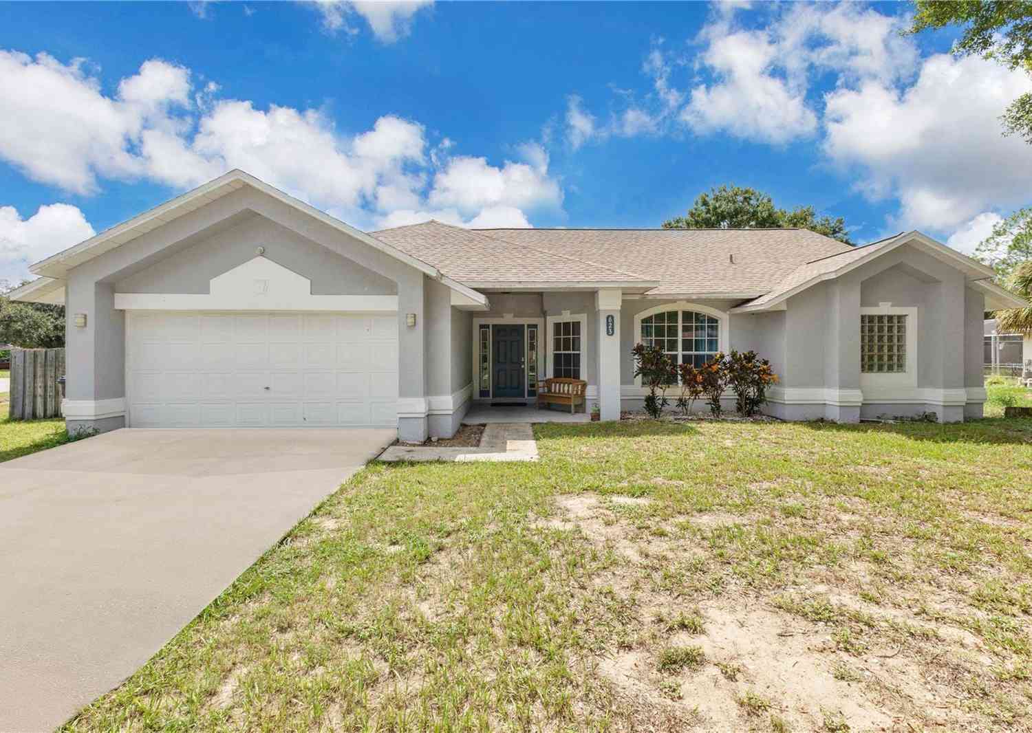 Homes For Sale - 623 Oakpark Loop<br/> DAVENPORT, FL 33837
