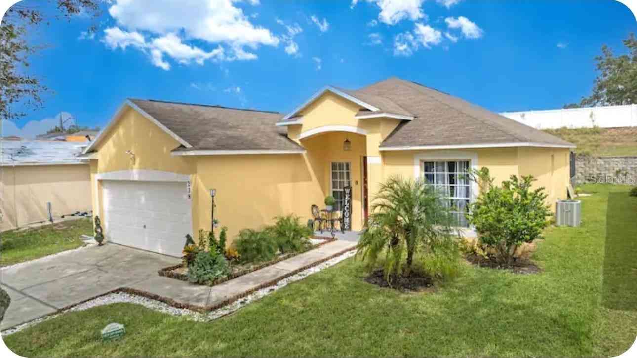 Homes For Sale - 238 Sunset View Drive<br/> DAVENPORT, FL 33837