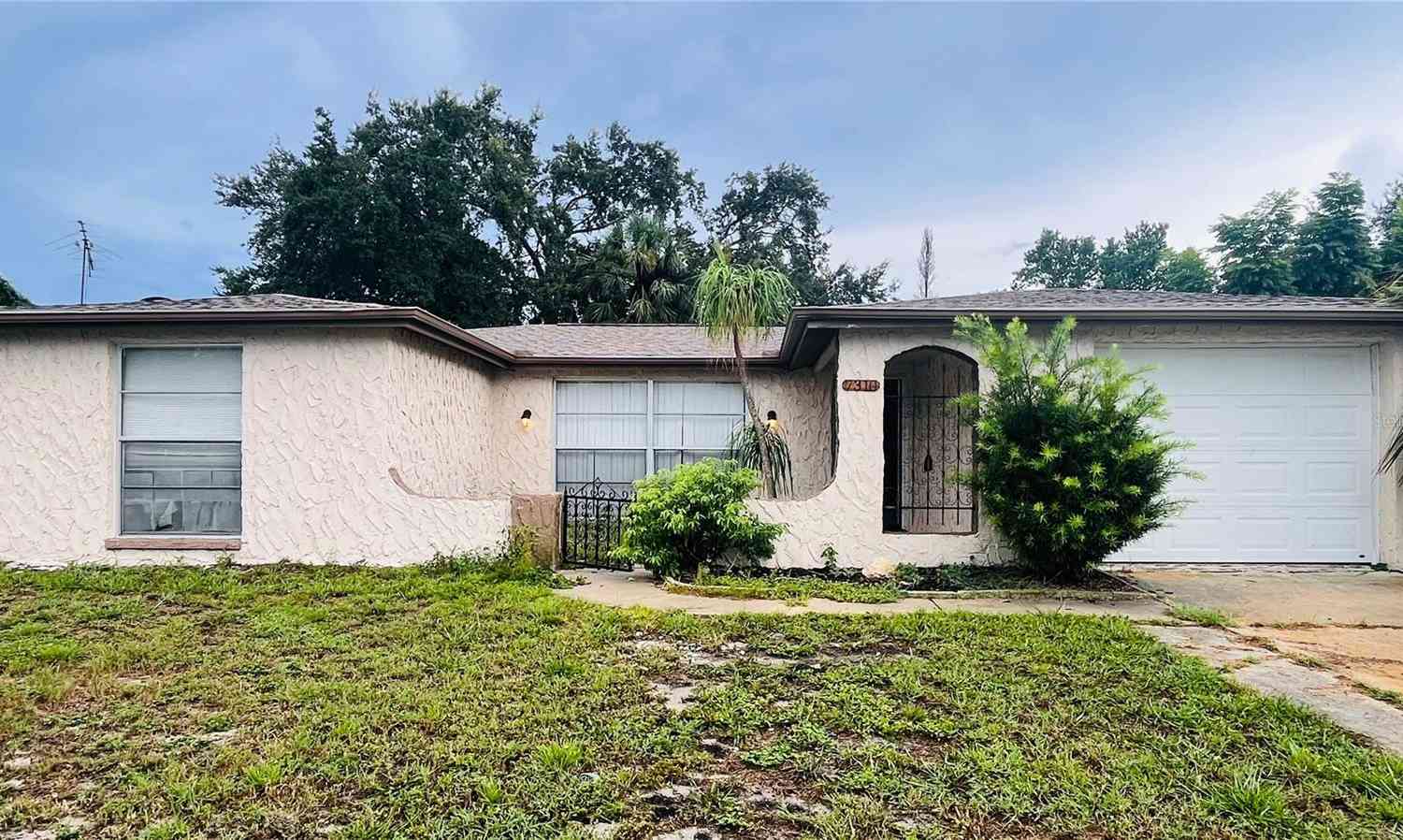 Homes For Sale - 7310 Brentwood Drive<br/> PORT RICHEY, FL 34668