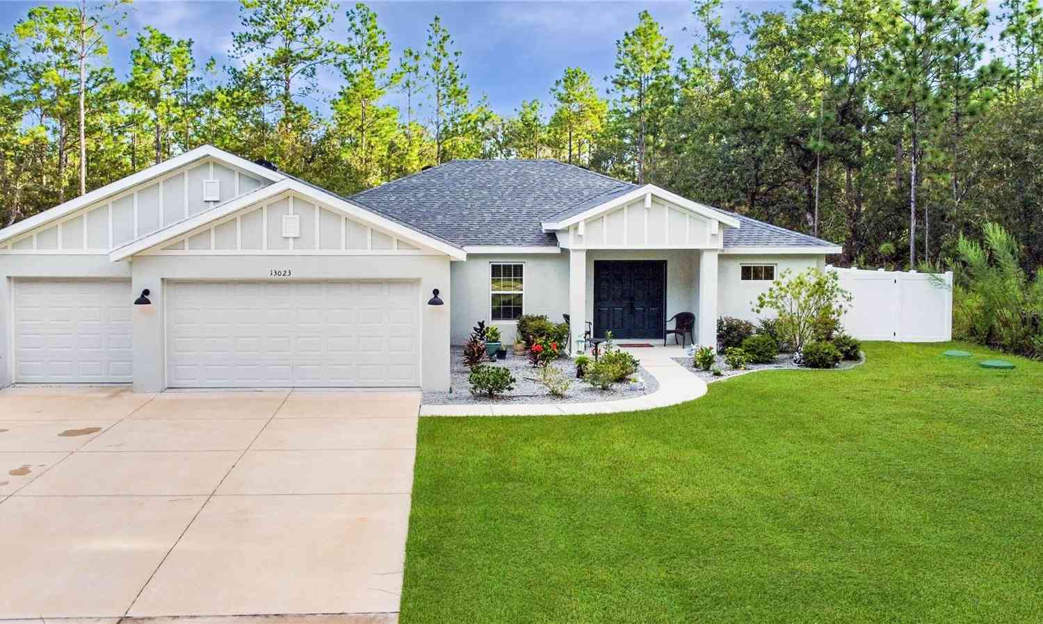 Homes For Sale - 13023 Downy Woodpecker Road<br/> WEEKI WACHEE, FL 34614