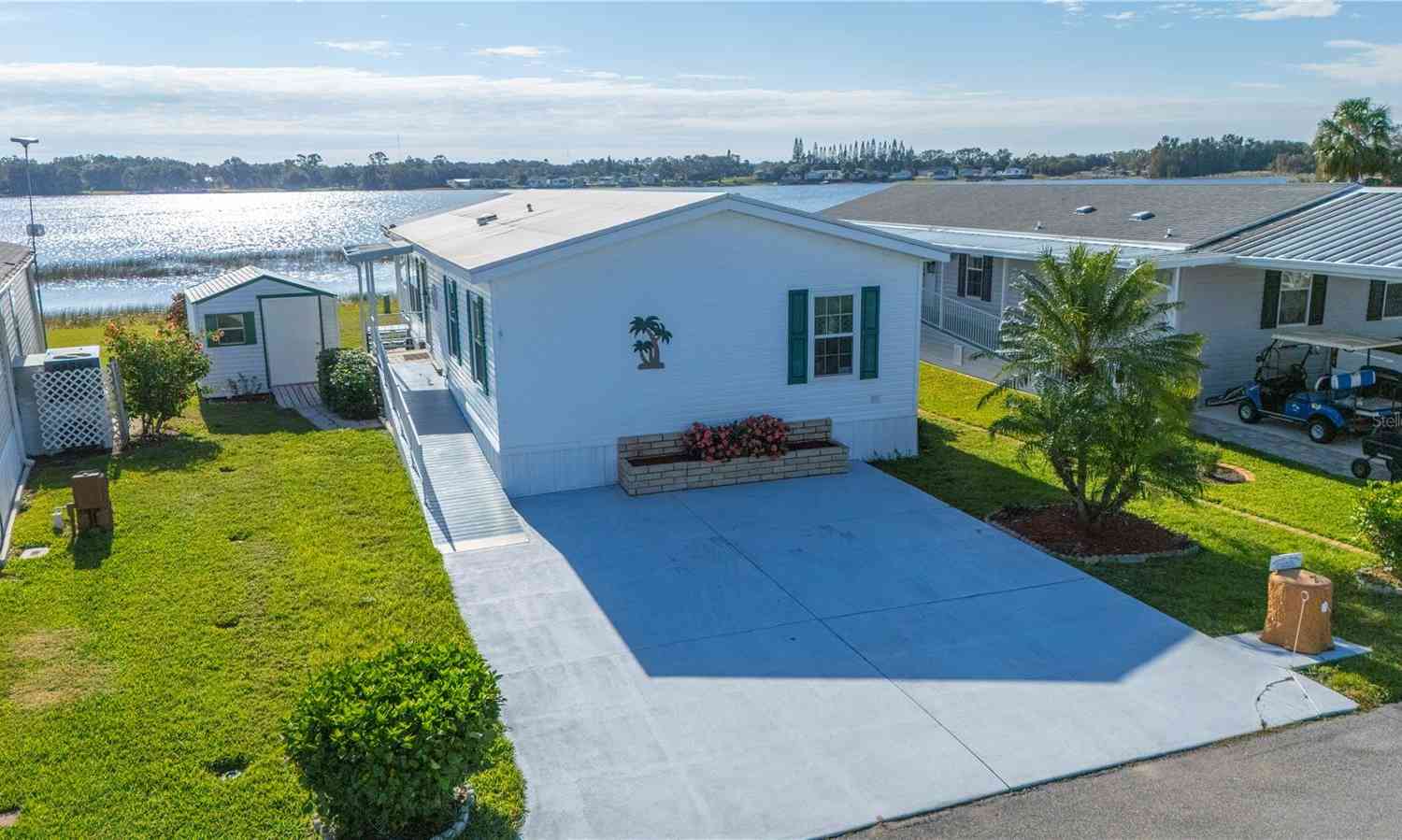 Mobile Home For Sale - 21 Queen Of Waters Street<br/> LAKE WALES, FL 33898