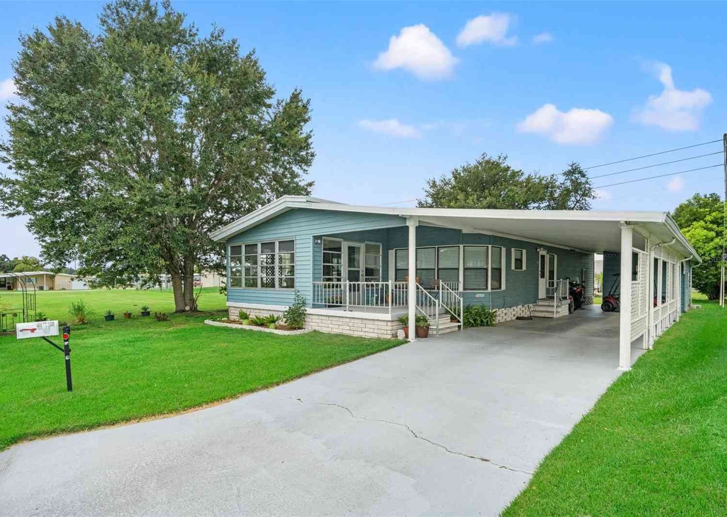 Mobile Home For Sale - 5645 Loretta Court<br/> ZEPHYRHILLS, FL 33542