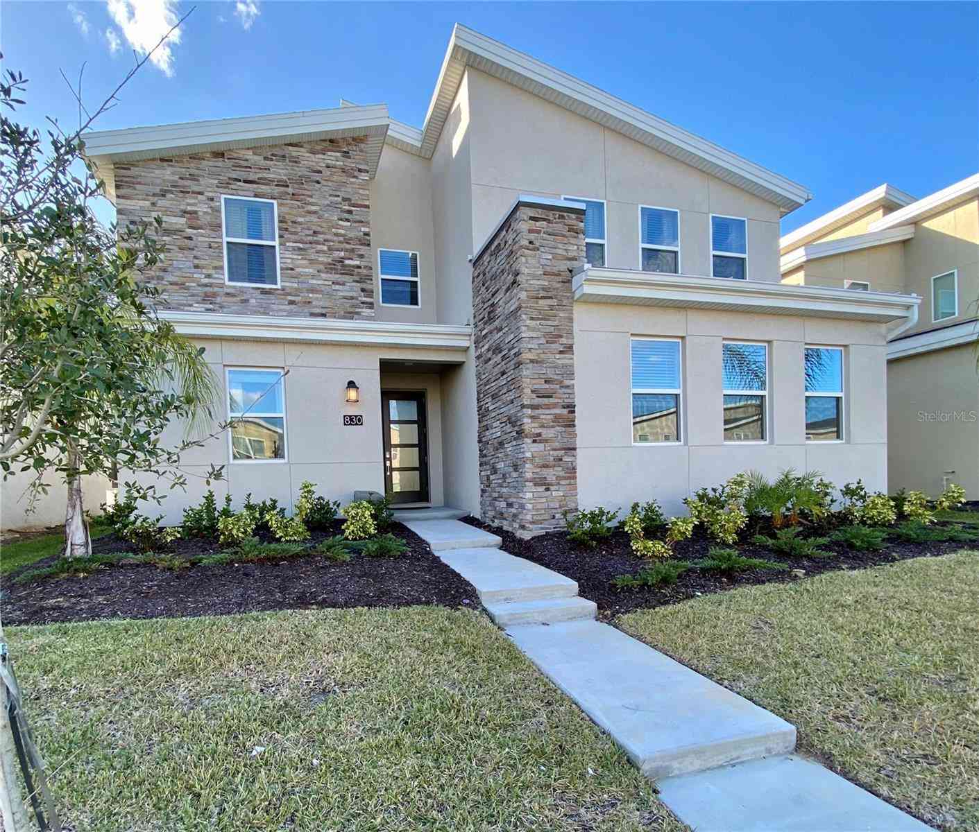 Homes For Sale - 830 Drop Shot Drive<br/> DAVENPORT, FL 33896