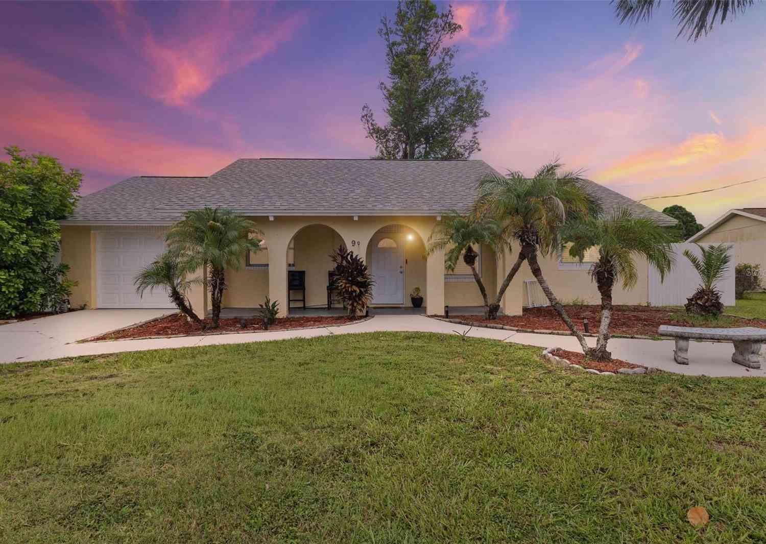 Homes For Sale - 90 Venice East Boulevard<br/> VENICE, FL 34293