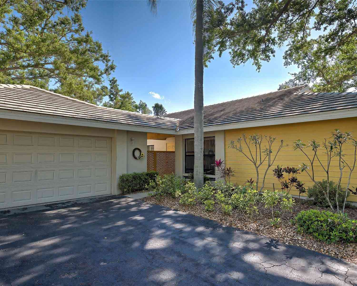 Villa For Sale - 220 Southampton Drive #325<br/> VENICE, FL 34293