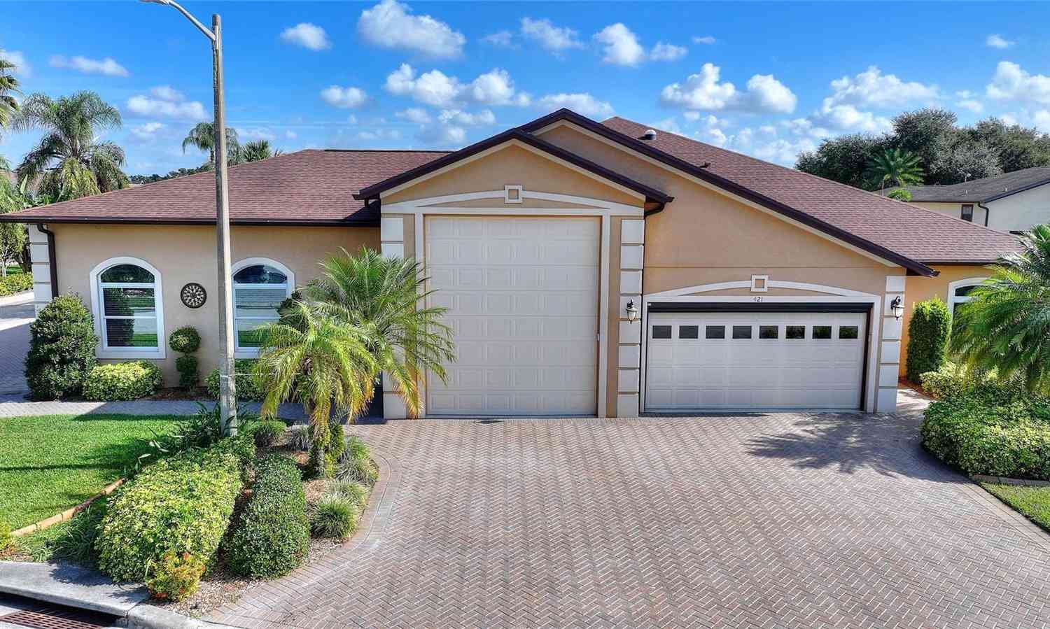 Homes For Sale - 421 Travelers Drive<br/> POLK CITY, FL 33868