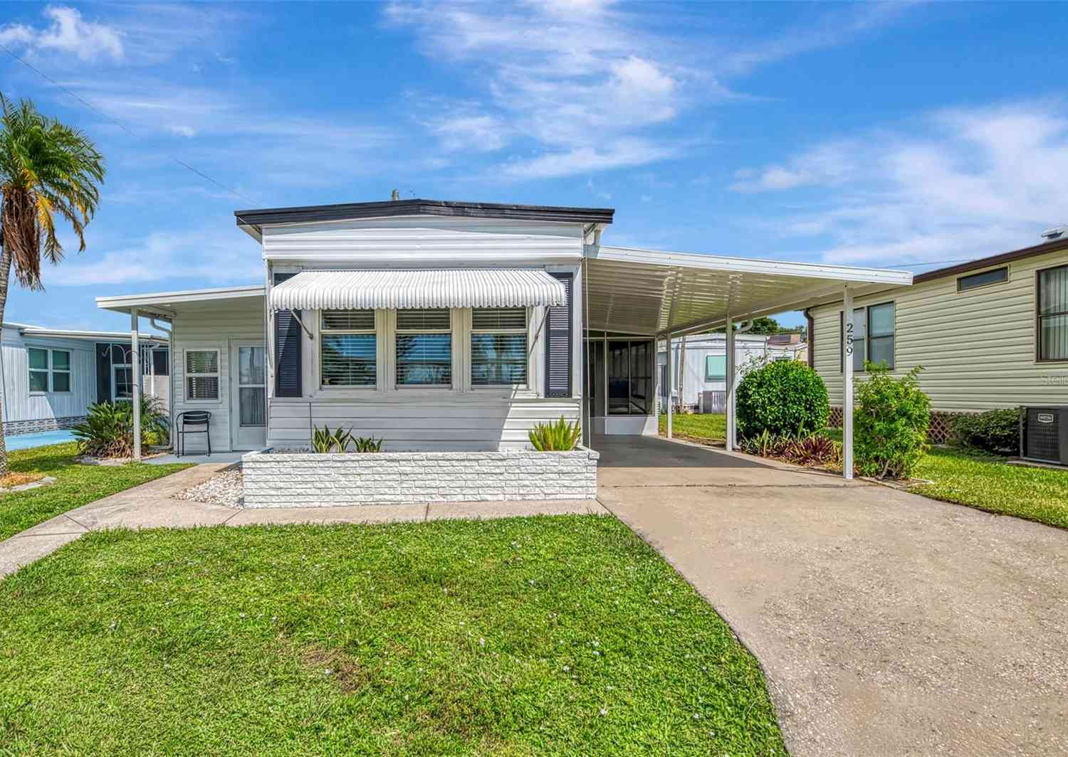 Mobile Home For Sale - 259 Inner Drive<br/> VENICE, FL 34285