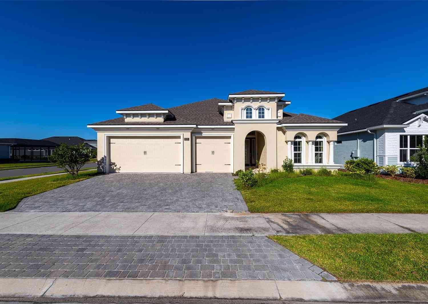 Homes For Sale - 525 Mosaic Boulevard<br/> DAYTONA BEACH, FL 32124