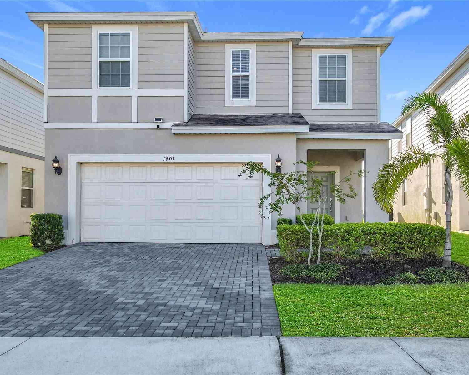 Homes For Sale - 1901 Summer Drive<br/> DAVENPORT, FL 33897