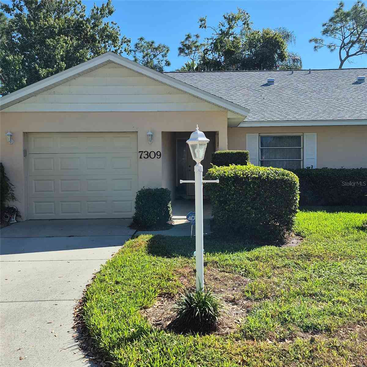 Condo For Sale - 7309 Eleanor Circle #7309<br/> SARASOTA, FL 34243