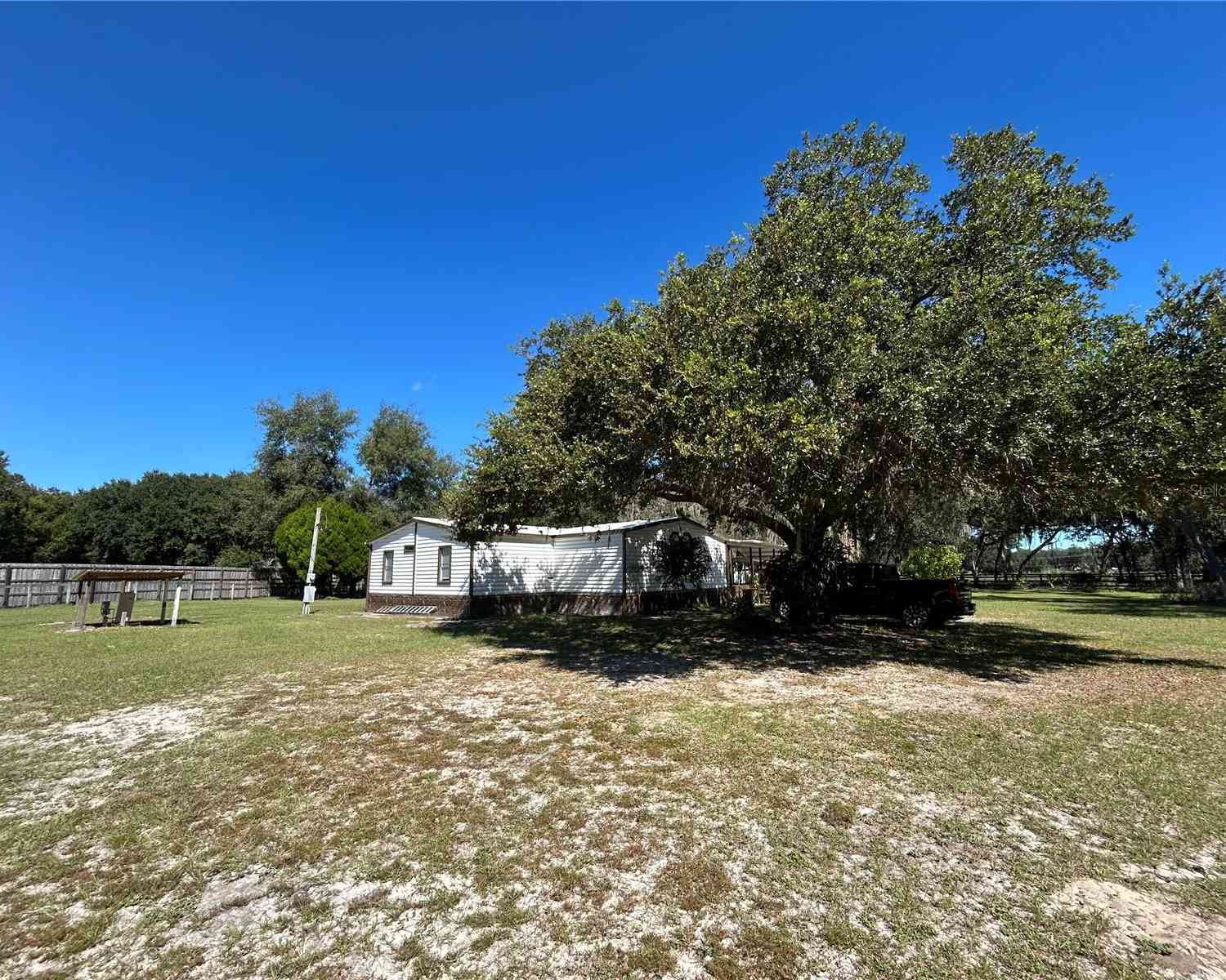 Mobile Home For Sale - 9720 N Road 33<br/> POLK CITY, FL 33868