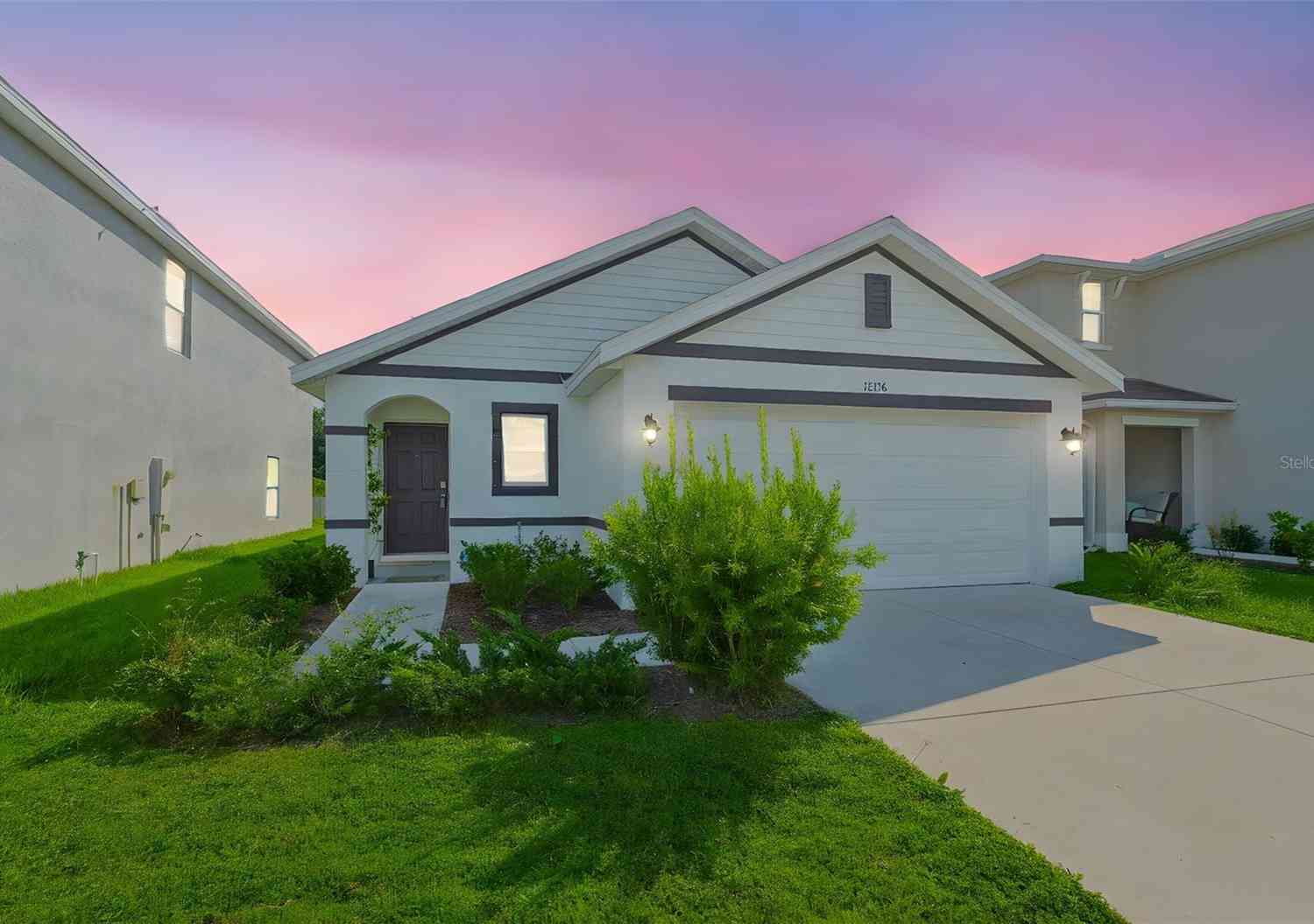 Homes For Sale - 12136 Lily Magnolia Lane<br/> RIVERVIEW, FL 33569