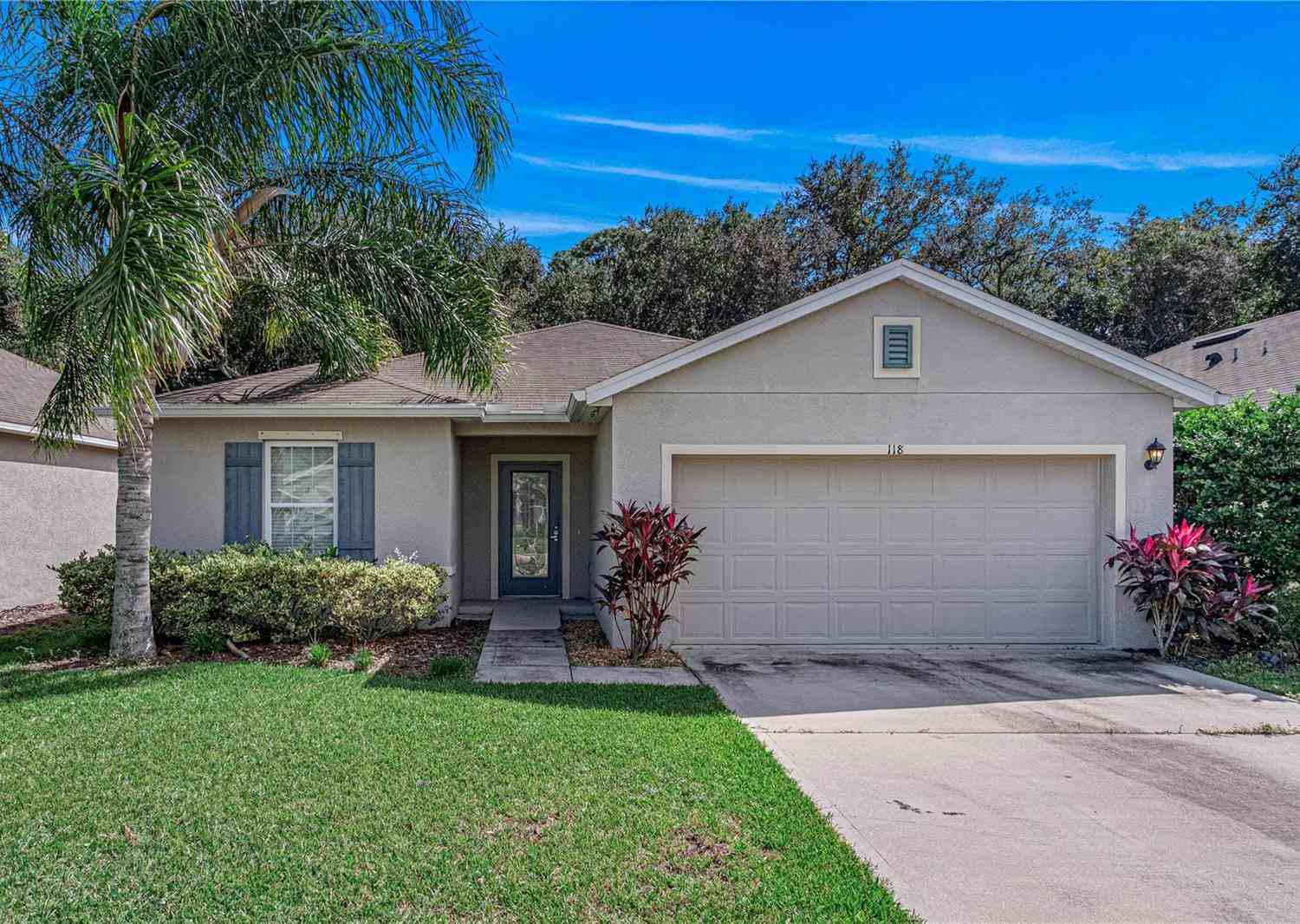 Homes For Sale - 118 Fishermans Cove Drive<br/> EDGEWATER, FL 32141