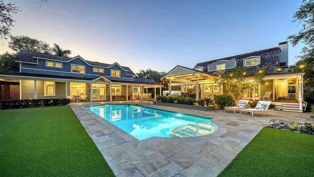 Homes For Sale - 1774 Cherokee Drive<br/> SARASOTA, FL 34239