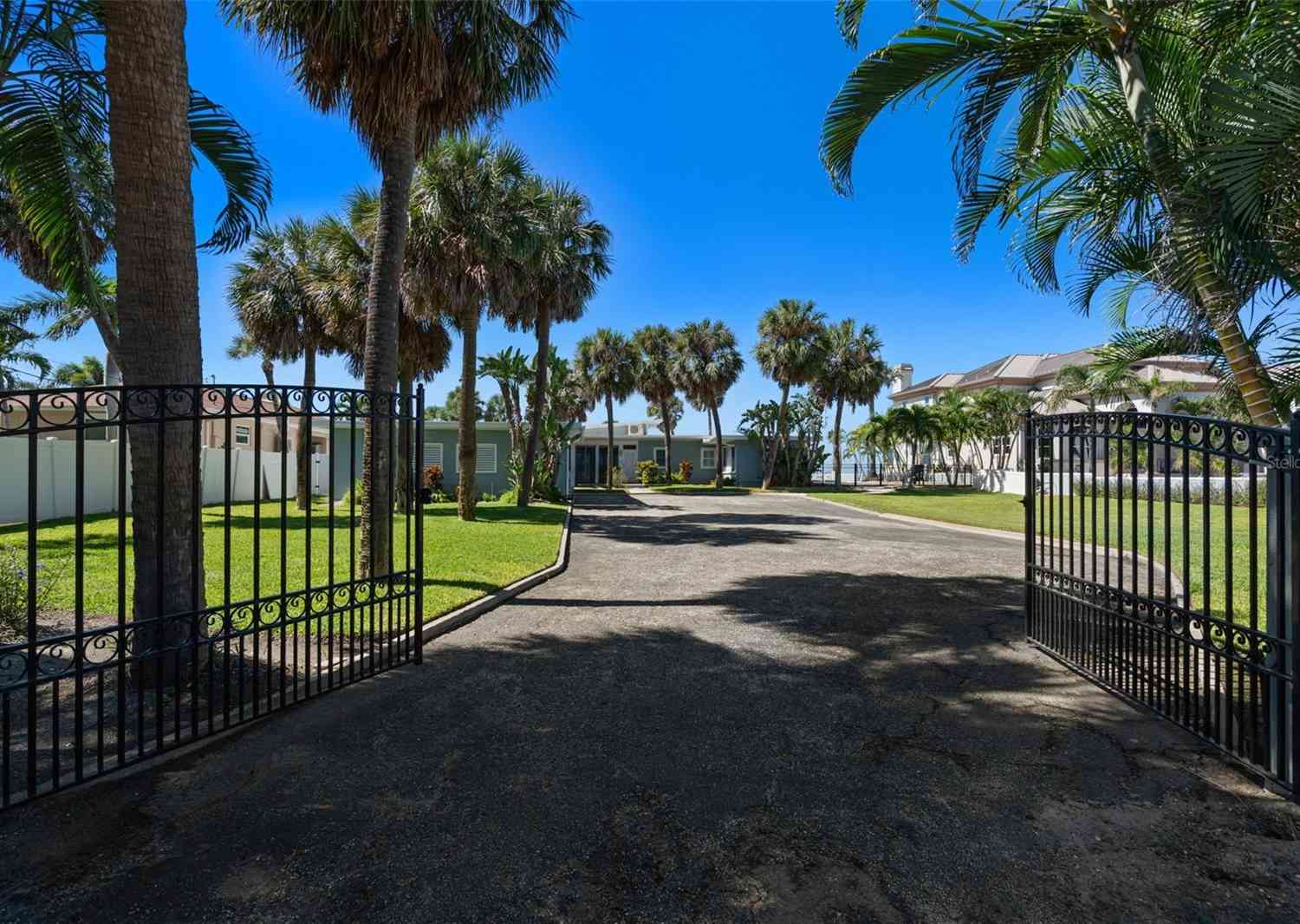 Homes For Rent - 1300 Gulf Boulevard<br/> BELLEAIR BEACH, FL 33786
