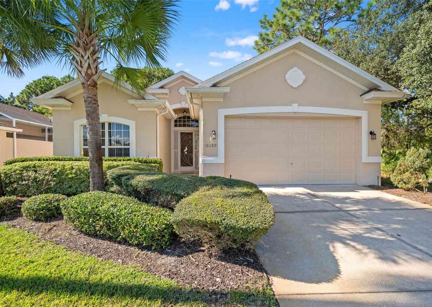 Homes For Sale - 10199 Holly Berry Drive<br/> WEEKI WACHEE, FL 34613