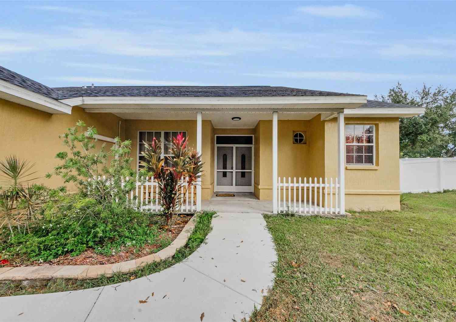 Homes For Sale - 11744 La Madera Boulevard<br/> PORT RICHEY, FL 34668