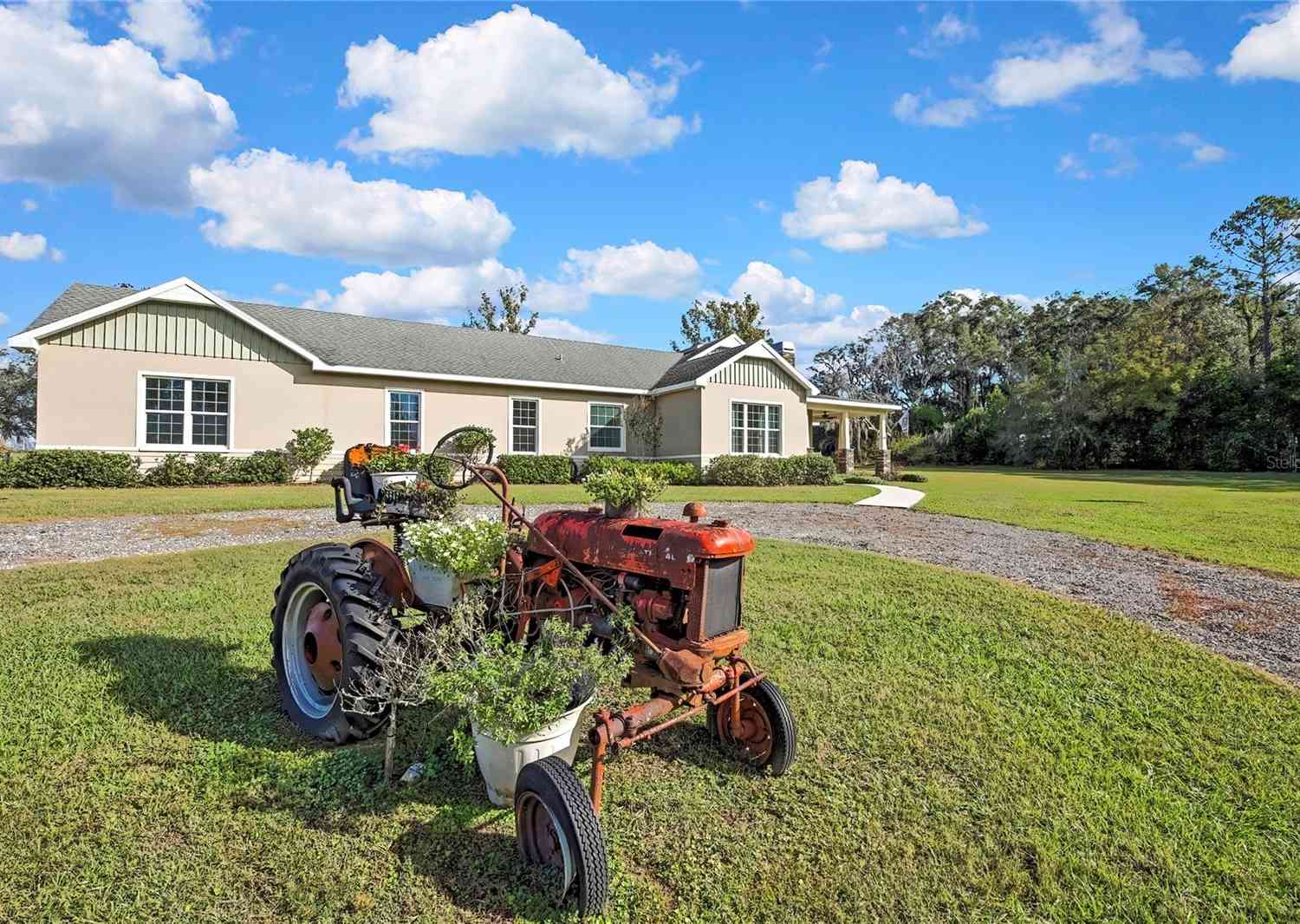 Homes For Sale - 36431 Florrie Mae Lane<br/> DADE CITY, FL 33523