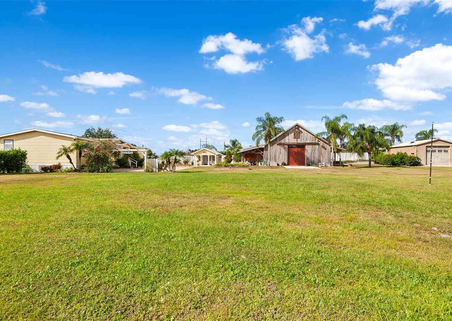 Mobile Home For Sale - 2799 Bay Lake Resort Road<br/> POLK CITY, FL 33868